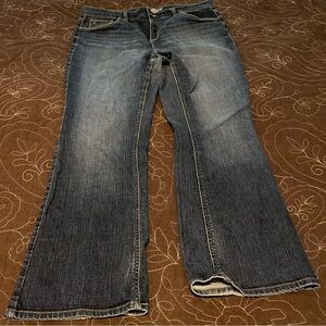 Tommy Hilfiger Hope Boot Women’s 16S Jeans. Some fraying at leg bottoms.